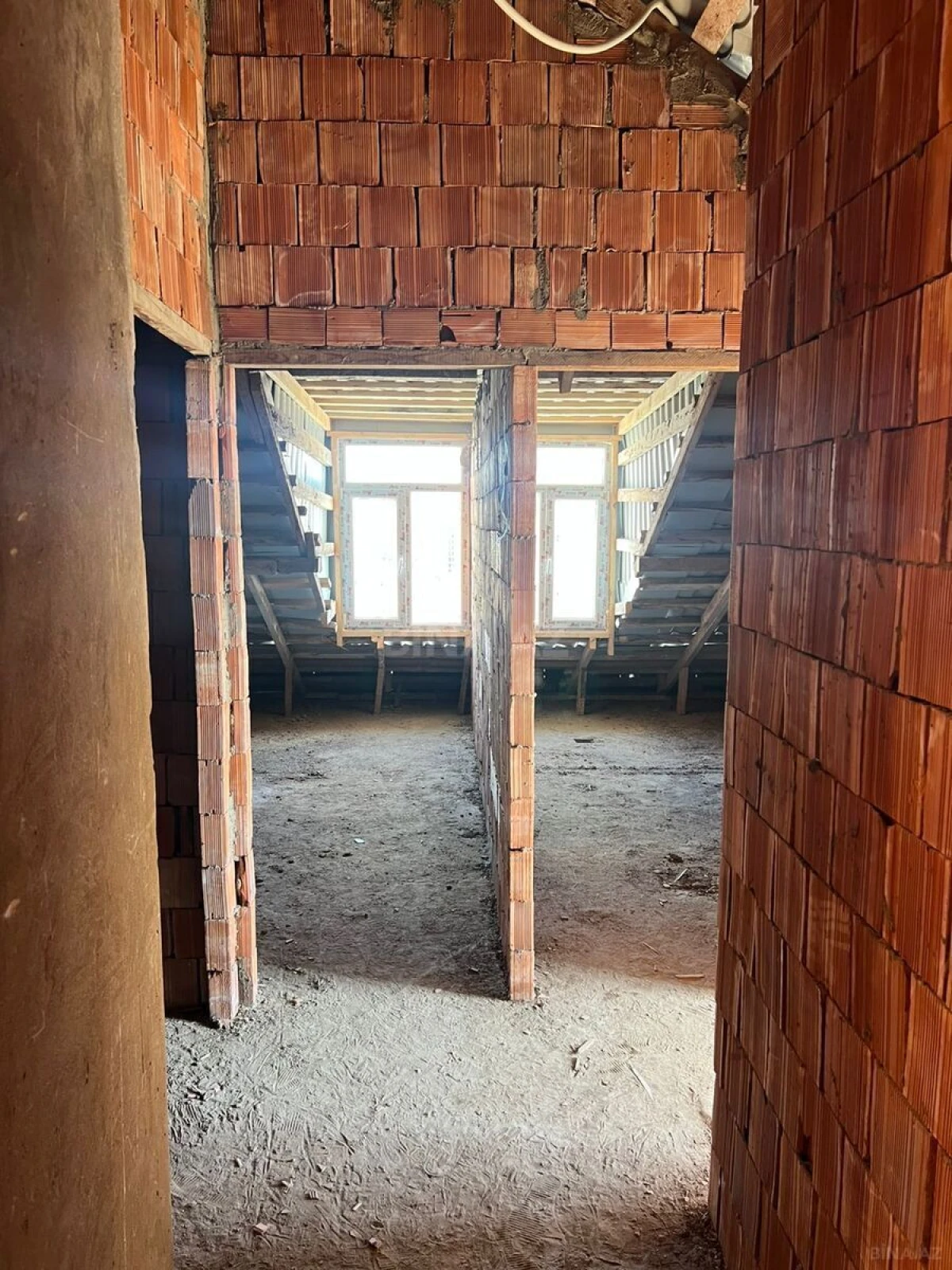 Satılır 3 otaqlı mənzil 103 m²