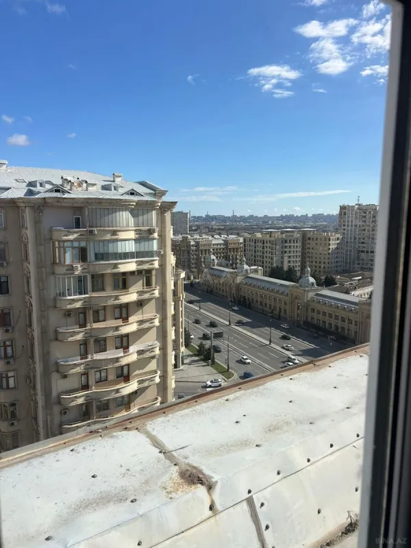 Satılır 3 otaqlı mənzil 103 m²