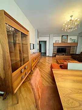 Kirayə verilir 4 otaqlı mənzil 200 m²