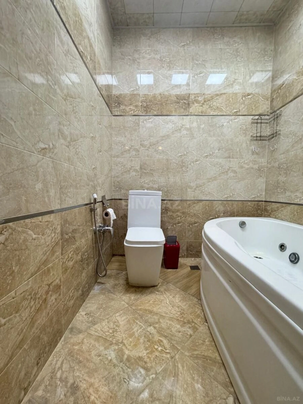 Kirayə verilir 4 otaqlı mənzil 200 m²