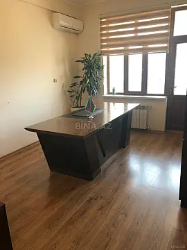 Satılır 4 otaqlı mənzil 203 m²