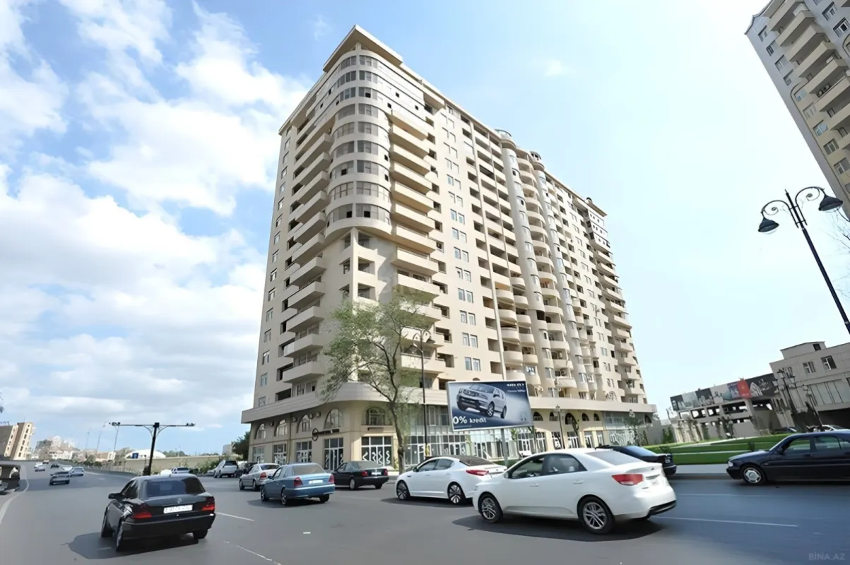 Satılır 4 otaqlı mənzil 203 m²