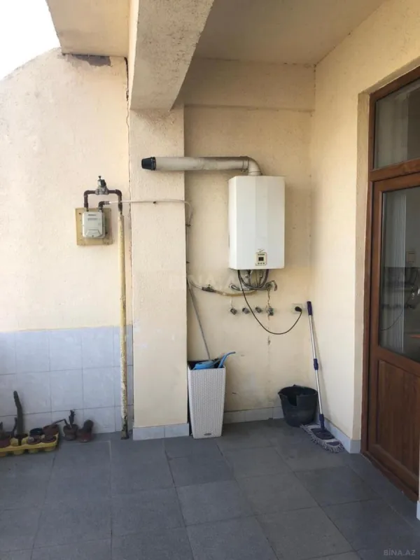 Satılır 4 otaqlı mənzil 203 m²