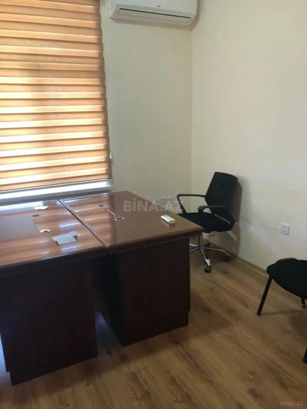 Satılır 4 otaqlı mənzil 203 m²