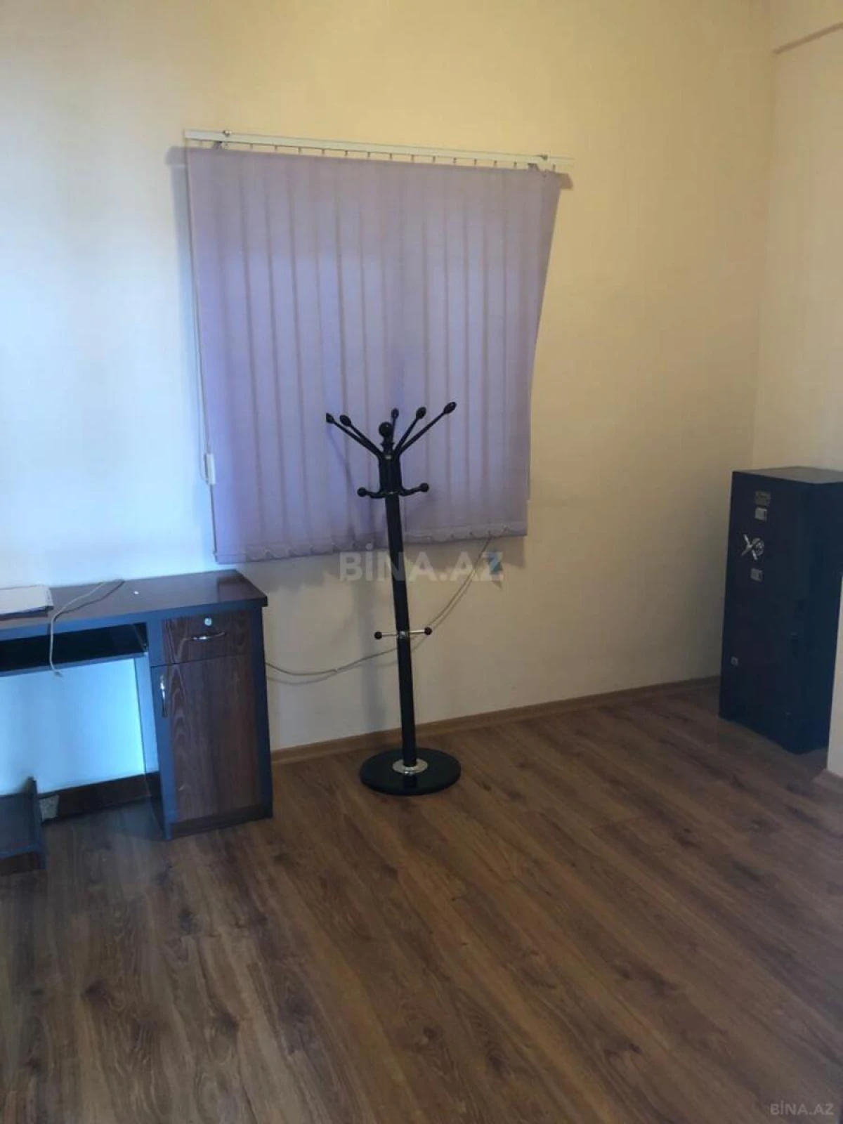 Satılır 4 otaqlı mənzil 203 m²