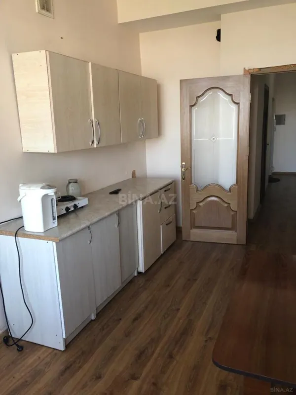 Satılır 4 otaqlı mənzil 203 m²