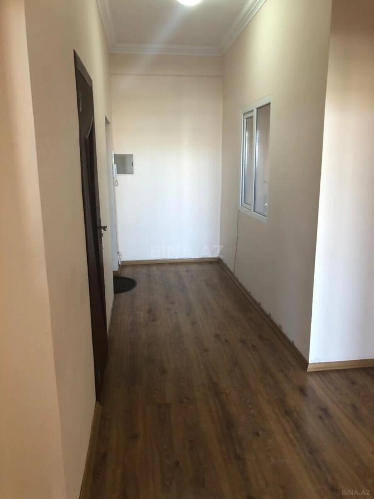 Satılır 4 otaqlı mənzil 203 m²
