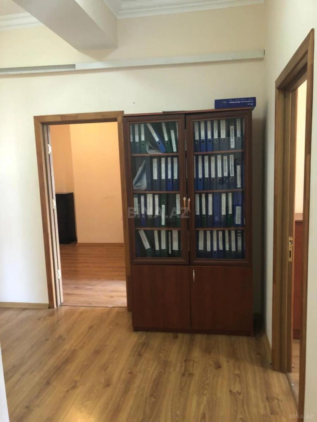 Satılır 4 otaqlı mənzil 203 m²