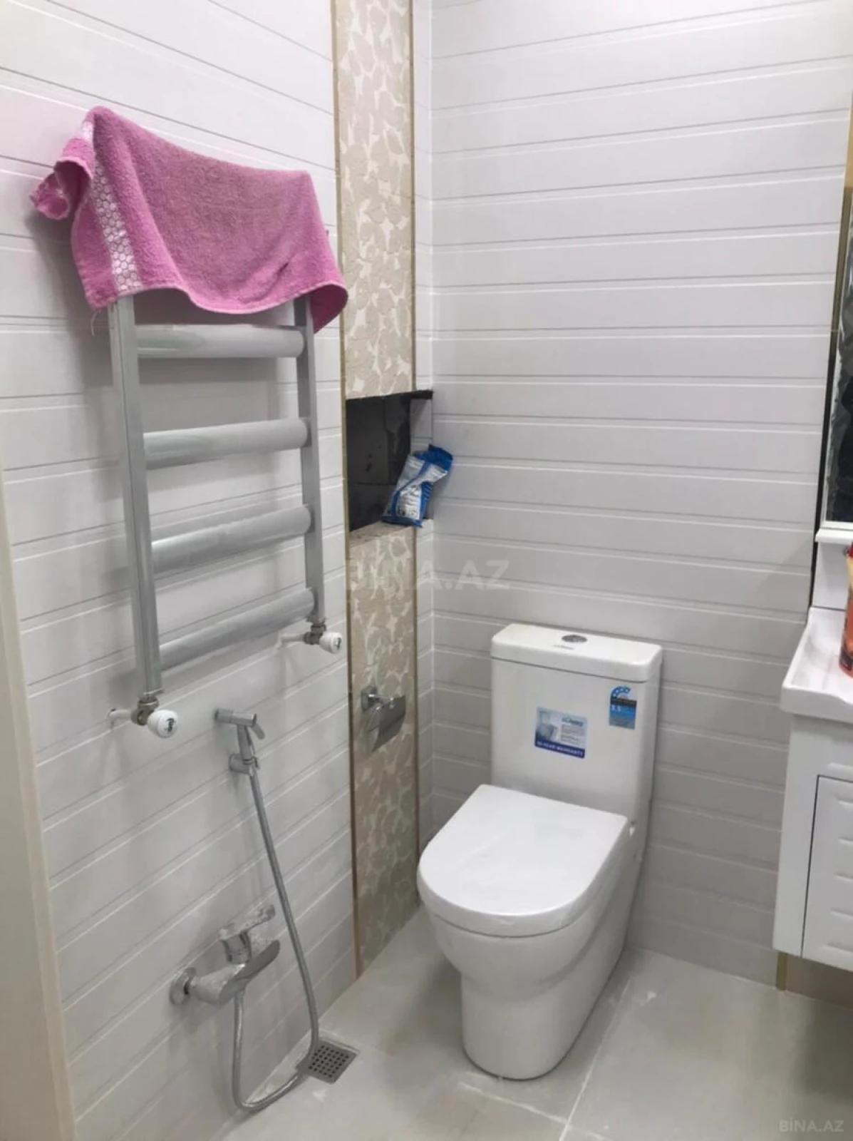 Kirayə verilir 2 otaqlı mənzil 105 m²