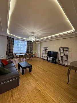 Kirayə verilir 5 otaqlı mənzil 180 m² — Bakı, Nizami 5 otaq 180.00 m²