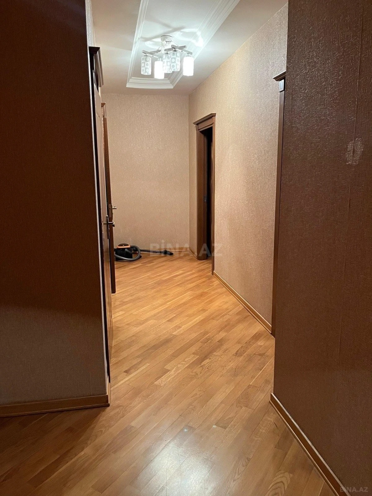 Kirayə verilir 2 otaqlı mənzil 90 m²