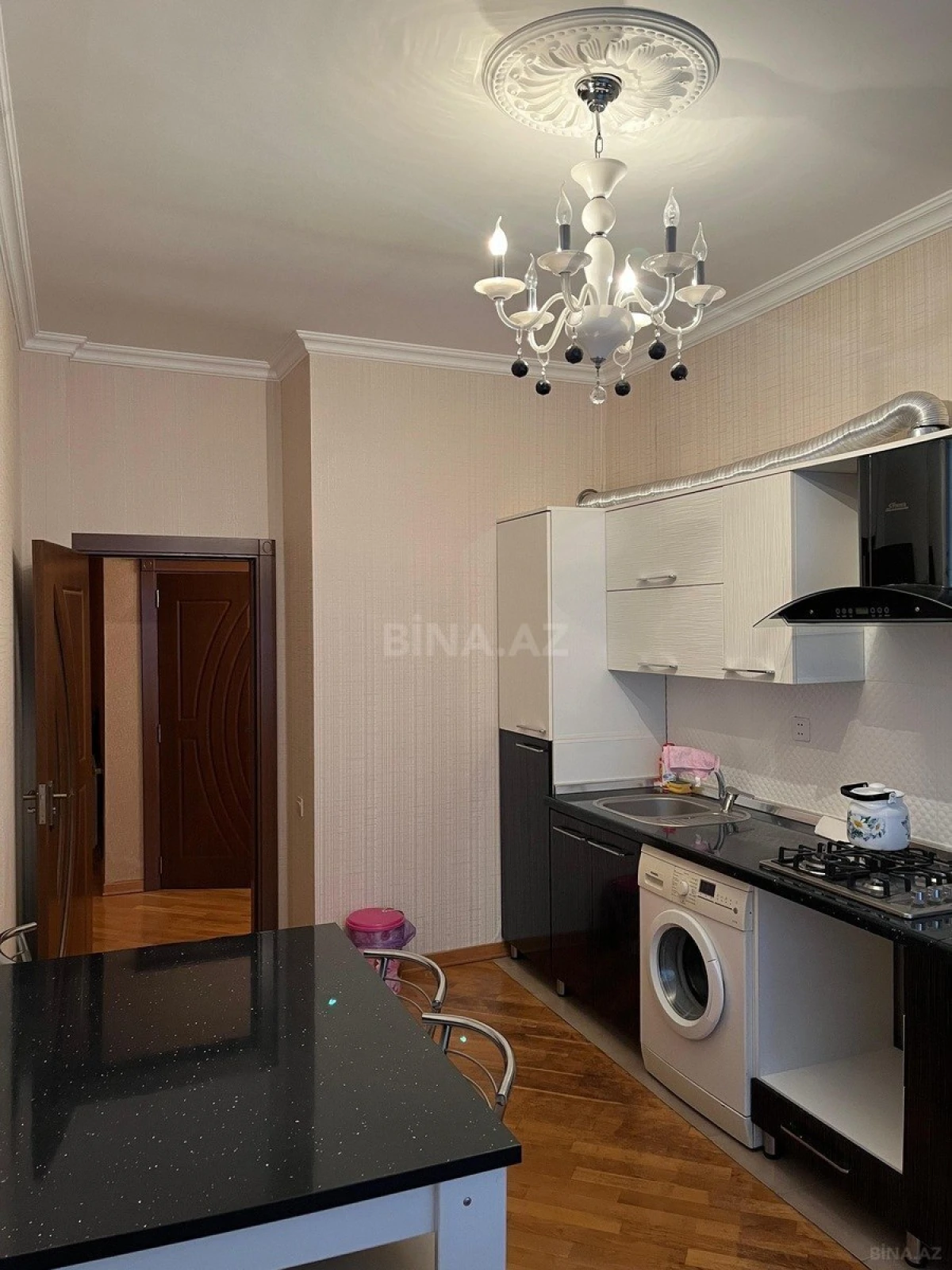 Kirayə verilir 2 otaqlı mənzil 90 m²