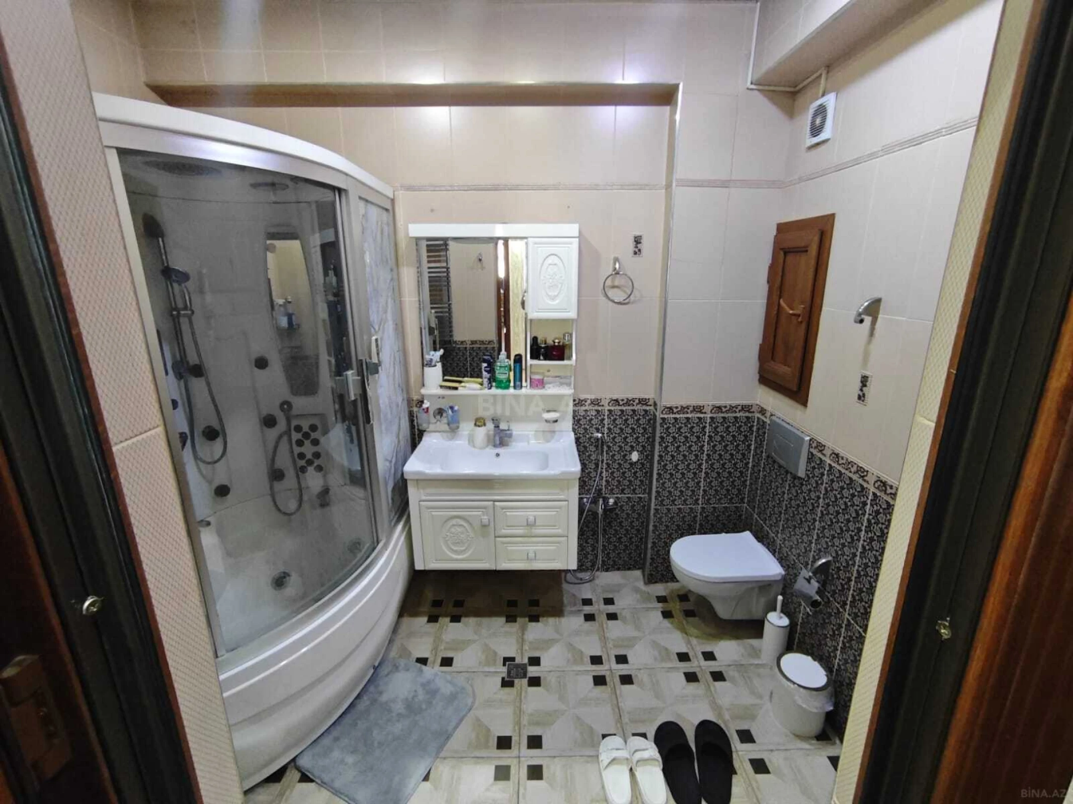 Satılır 3 otaqlı mənzil 125 m²