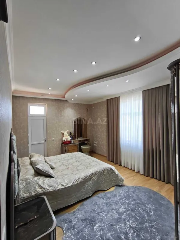 Satılır 3 otaqlı mənzil 125 m²