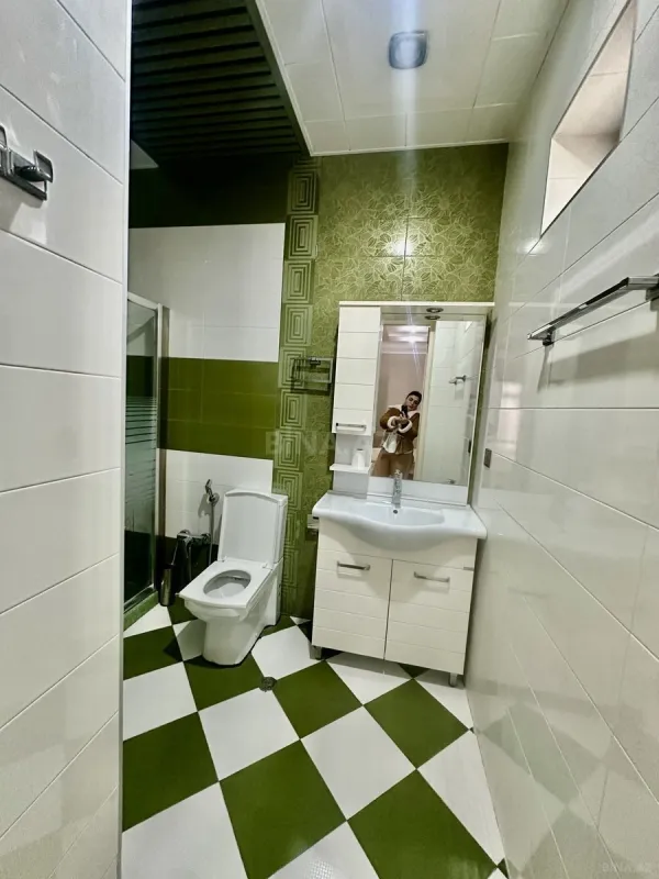 Kirayə verilir 4 otaqlı mənzil 180 m²