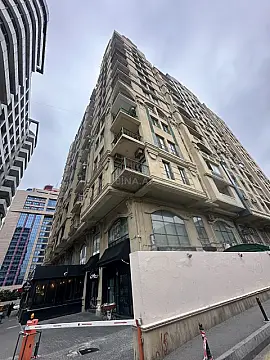 Kirayə verilir 4 otaqlı mənzil 180 m² — Bakı, Sahil qəs. 4 otaq 180.00 m²