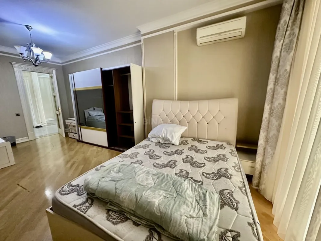 Kirayə verilir 4 otaqlı mənzil 180 m²