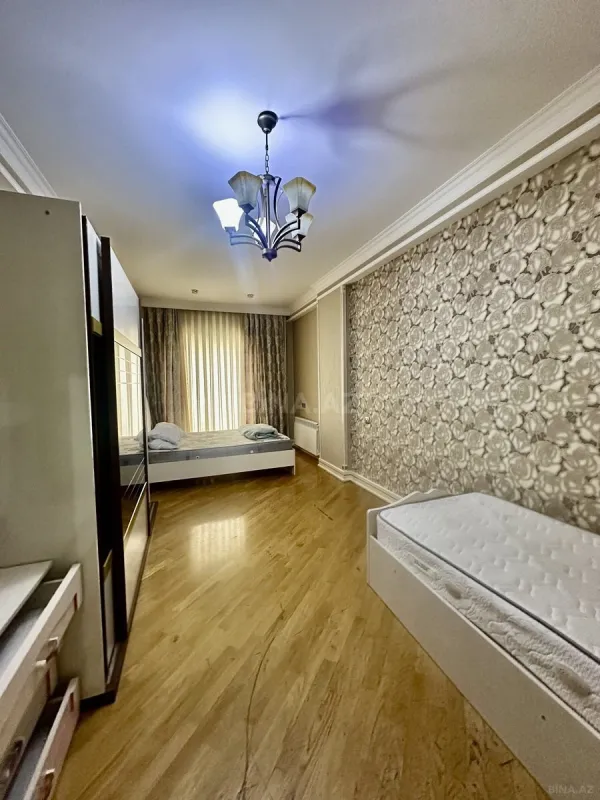 Kirayə verilir 4 otaqlı mənzil 180 m²
