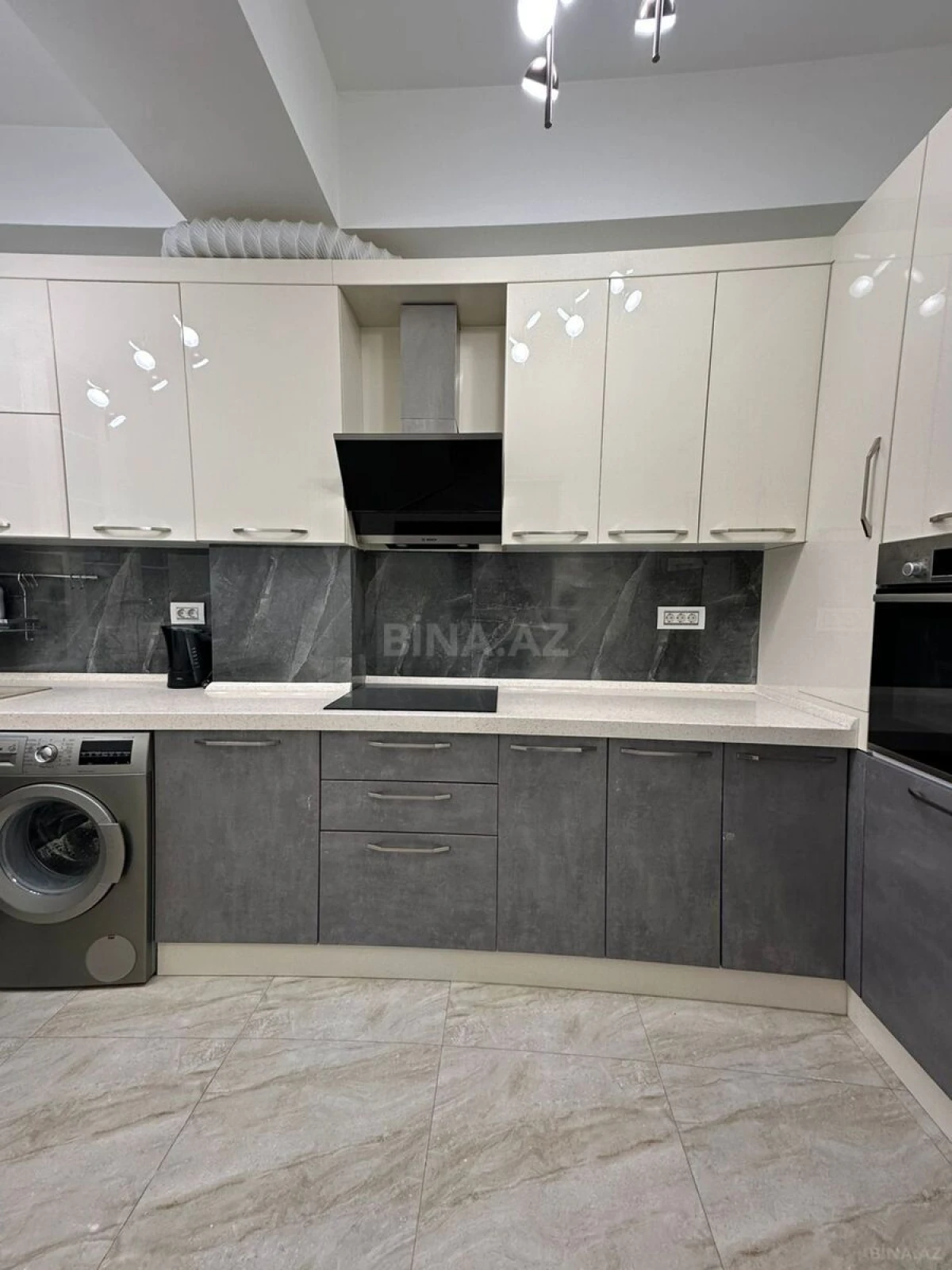 Satılır 3 otaqlı mənzil 94 m²