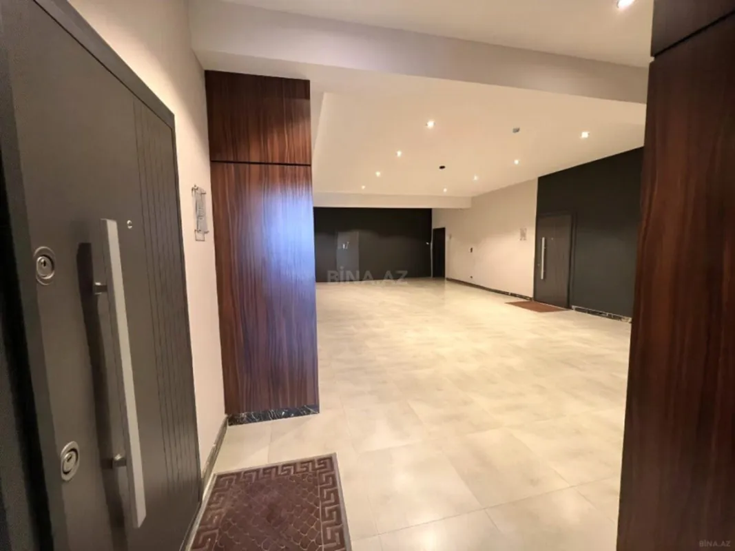 Satılır 4 otaqlı mənzil 172.8 m²