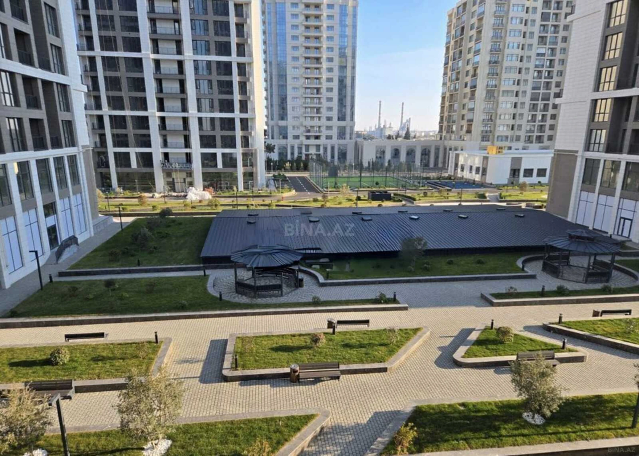 Satılır 4 otaqlı mənzil 172.8 m²