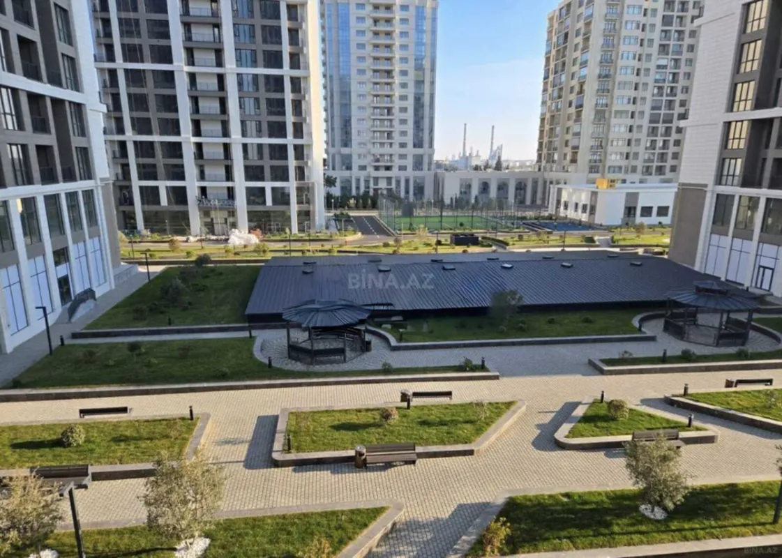 Satılır 4 otaqlı mənzil 172.8 m²