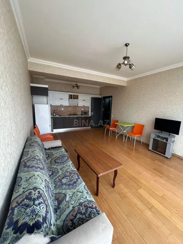 Kirayə verilir 2 otaqlı mənzil 60 m²