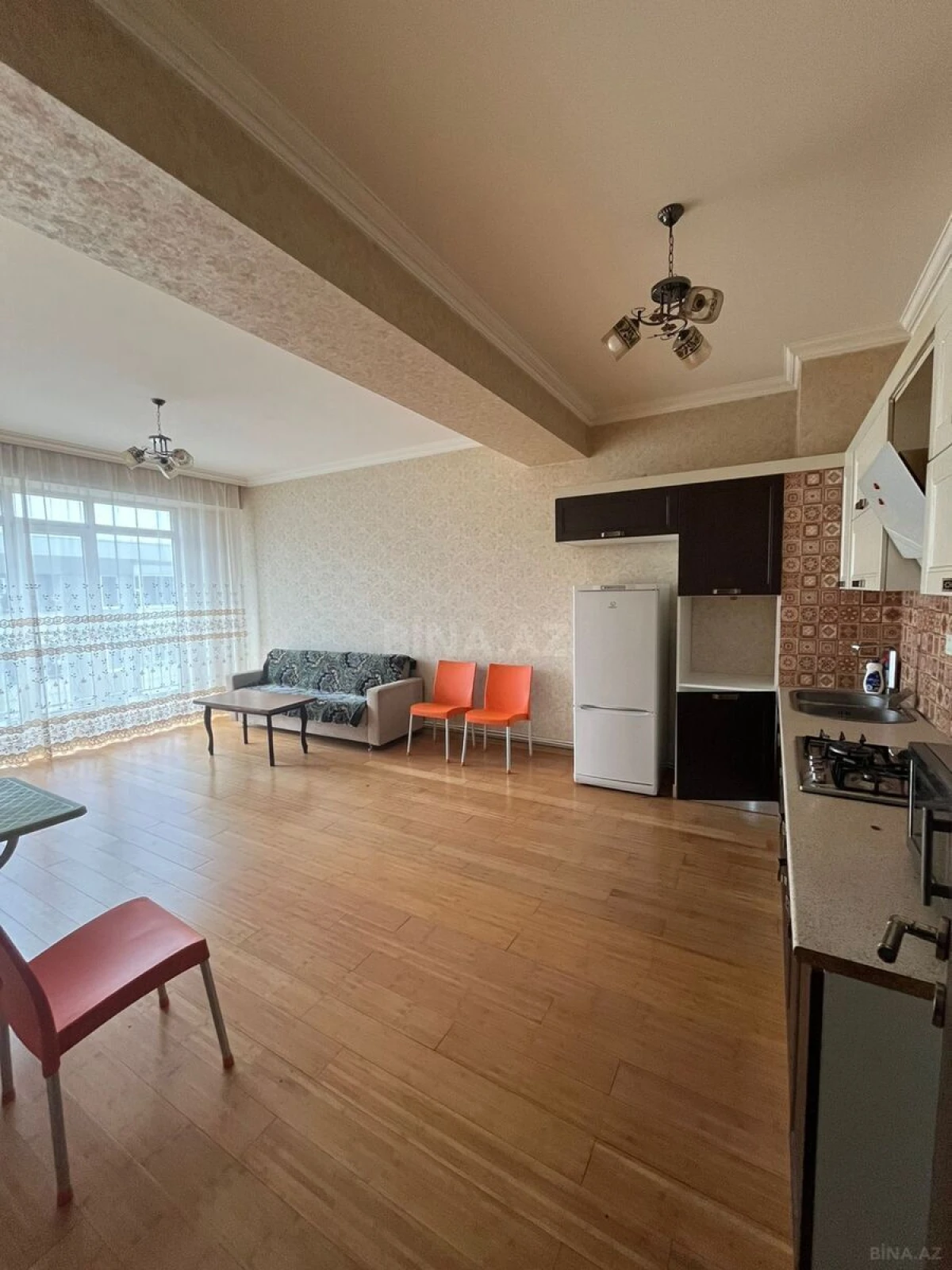 Kirayə verilir 2 otaqlı mənzil 60 m²