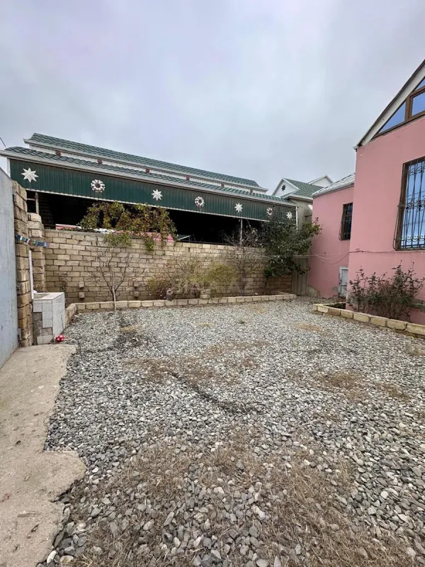 Satılır 3 otaqlı həyət evi 130 m²
