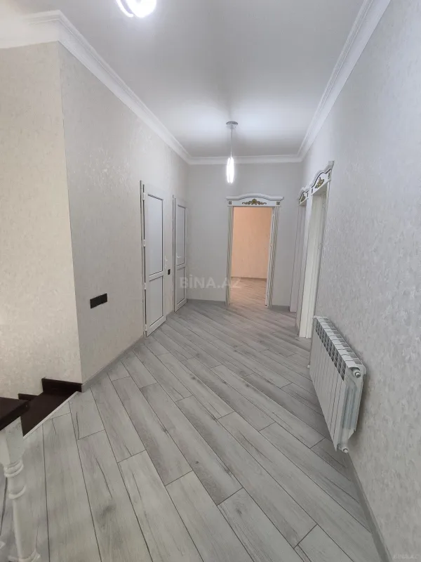 Satılır 5 otaqlı mənzil 200 m²