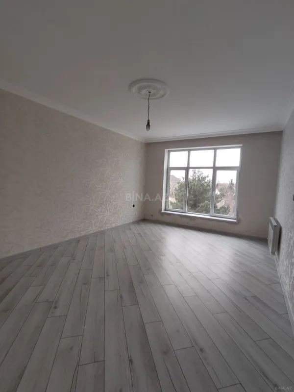 Satılır 5 otaqlı mənzil 200 m²