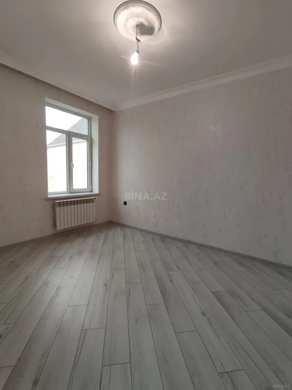 Satılır 5 otaqlı mənzil 200 m²