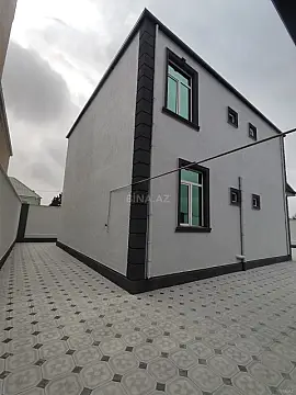 Satılır 5 otaqlı mənzil 200 m²