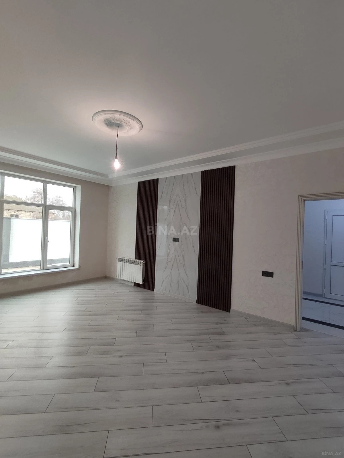 Satılır 5 otaqlı mənzil 200 m²