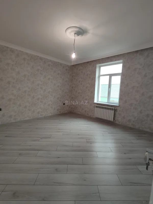 Satılır 5 otaqlı mənzil 200 m²