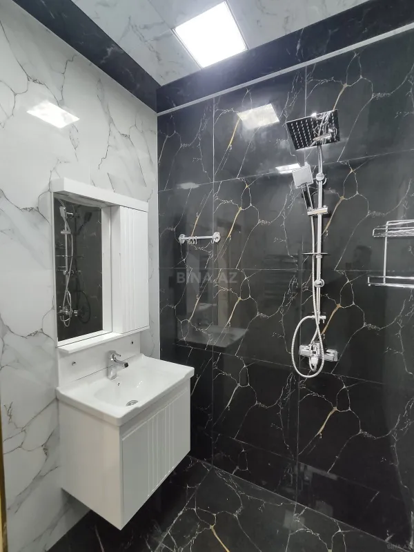 Satılır 5 otaqlı mənzil 200 m²