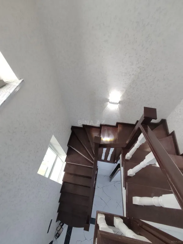 Satılır 5 otaqlı mənzil 200 m²