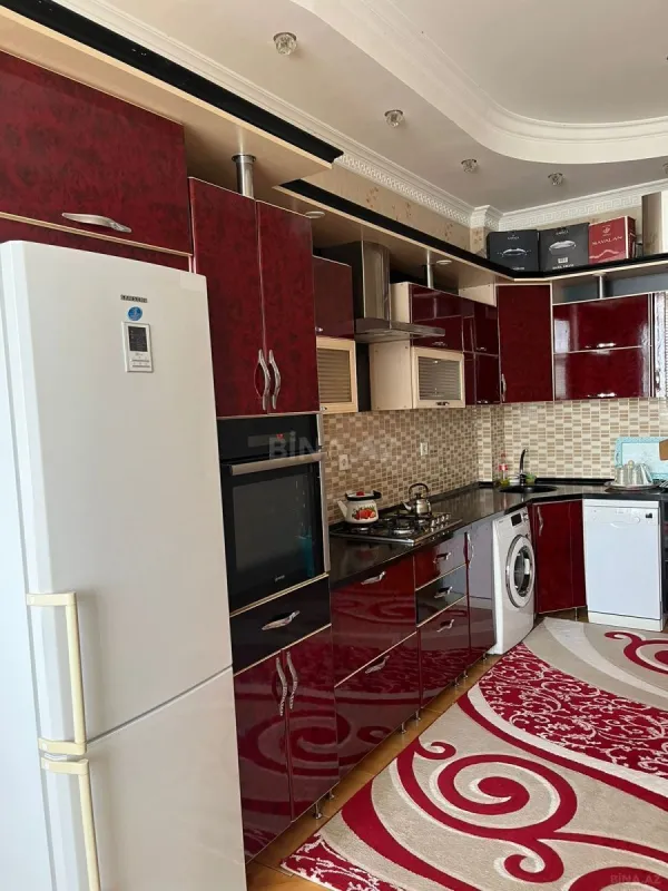 Kirayə verilir 3 otaqlı mənzil 130 m²