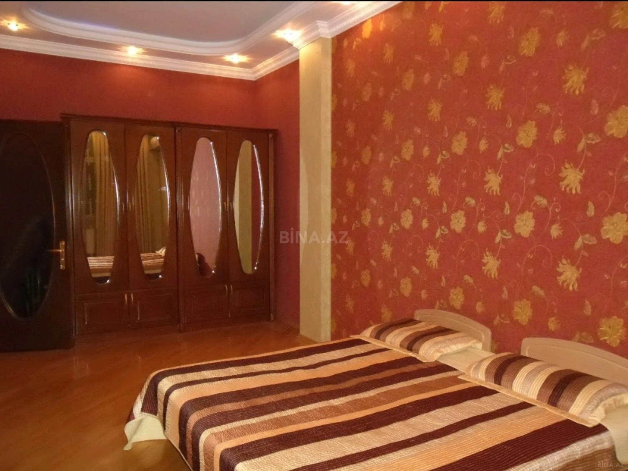 Kirayə verilir 3 otaqlı mənzil 130 m²