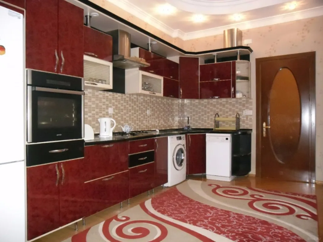 Kirayə verilir 3 otaqlı mənzil 130 m²