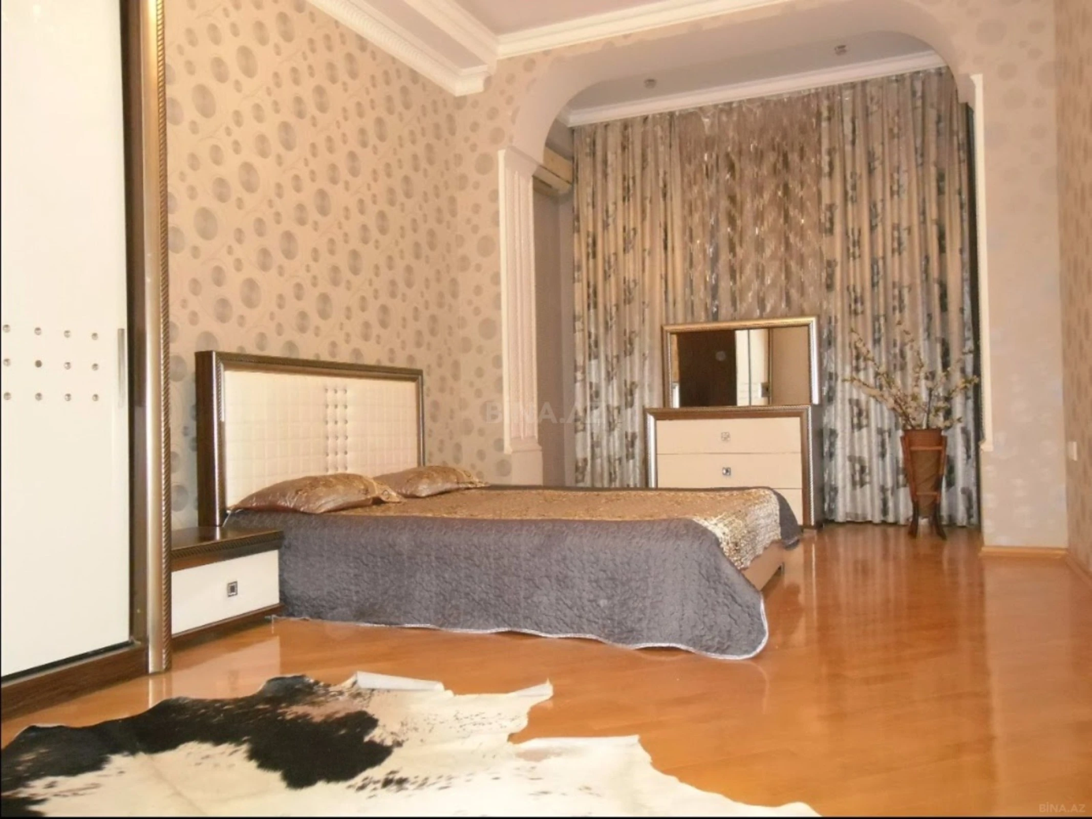 Kirayə verilir 3 otaqlı mənzil 130 m²