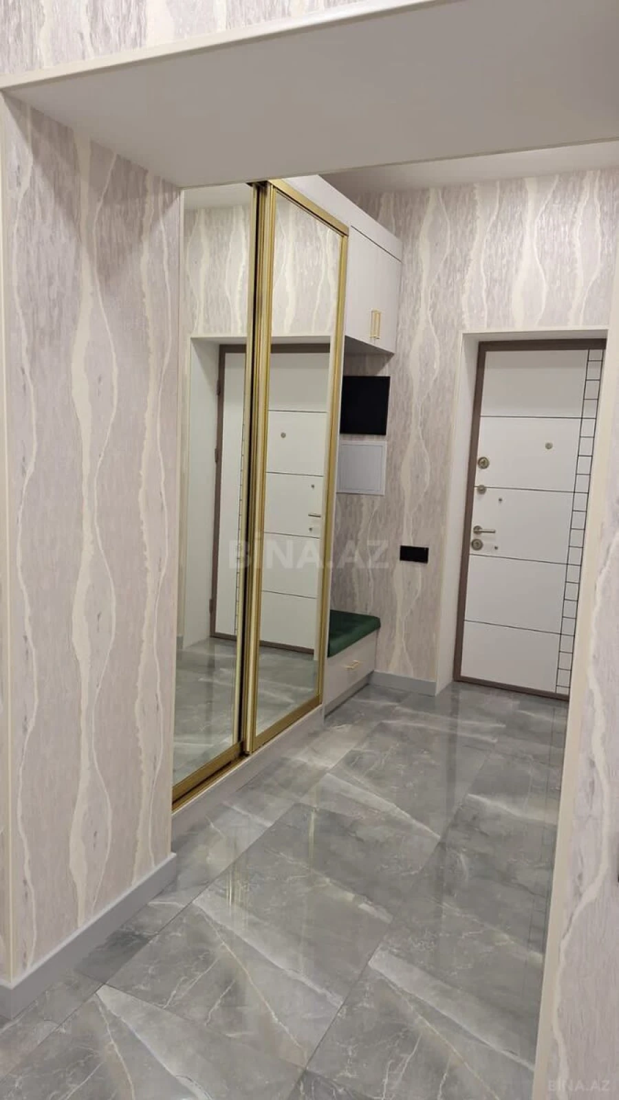Kirayə verilir 4 otaqlı mənzil 190 m²