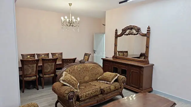 Kirayə verilir 4 otaqlı mənzil 190 m²