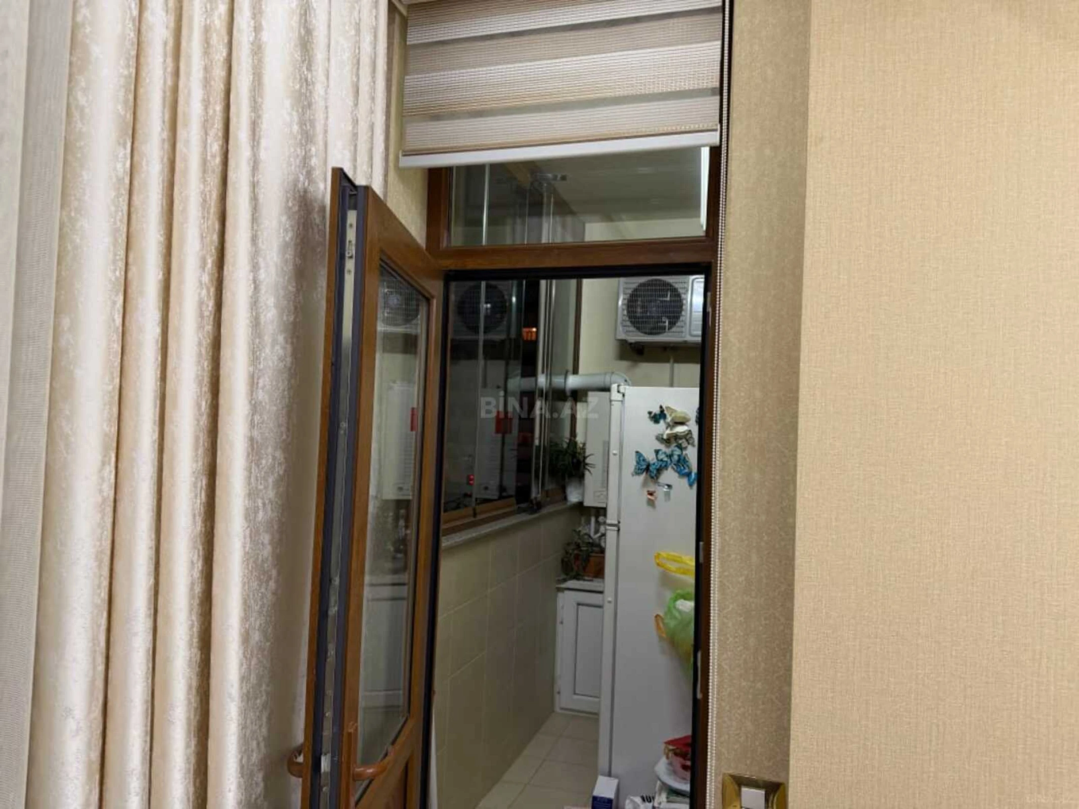 Satılır 4 otaqlı mənzil 180 m²