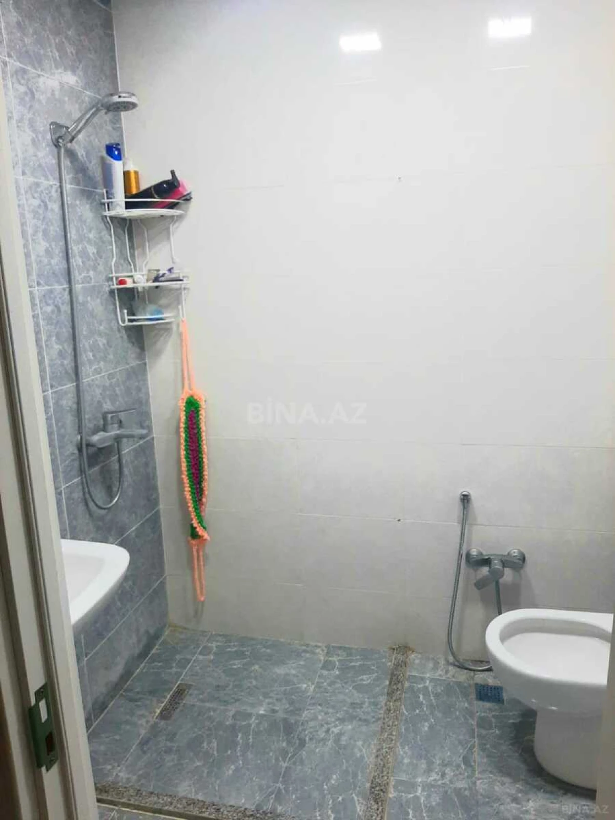 Satılır 2 otaqlı mənzil 74 m²