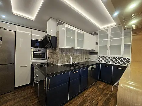 Kirayə verilir 2 otaqlı mənzil 70 m²