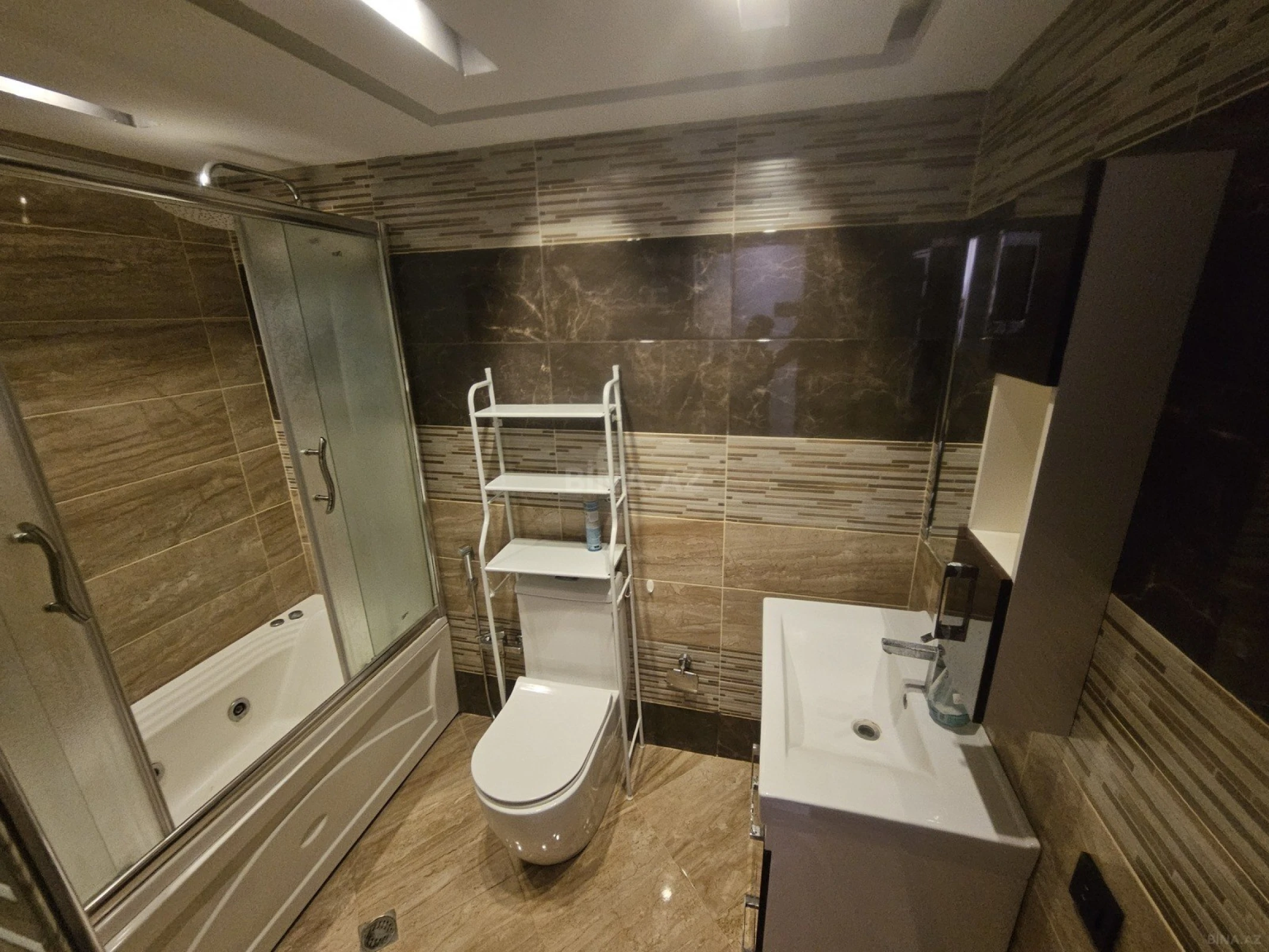 Kirayə verilir 2 otaqlı mənzil 70 m²