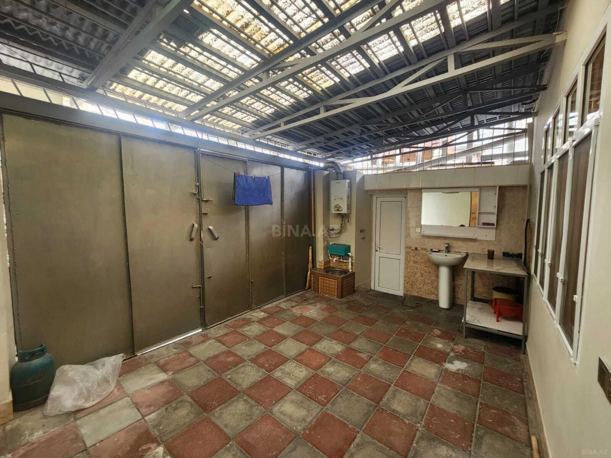 Kirayə verilir 2 otaqlı həyət evi 80 m²