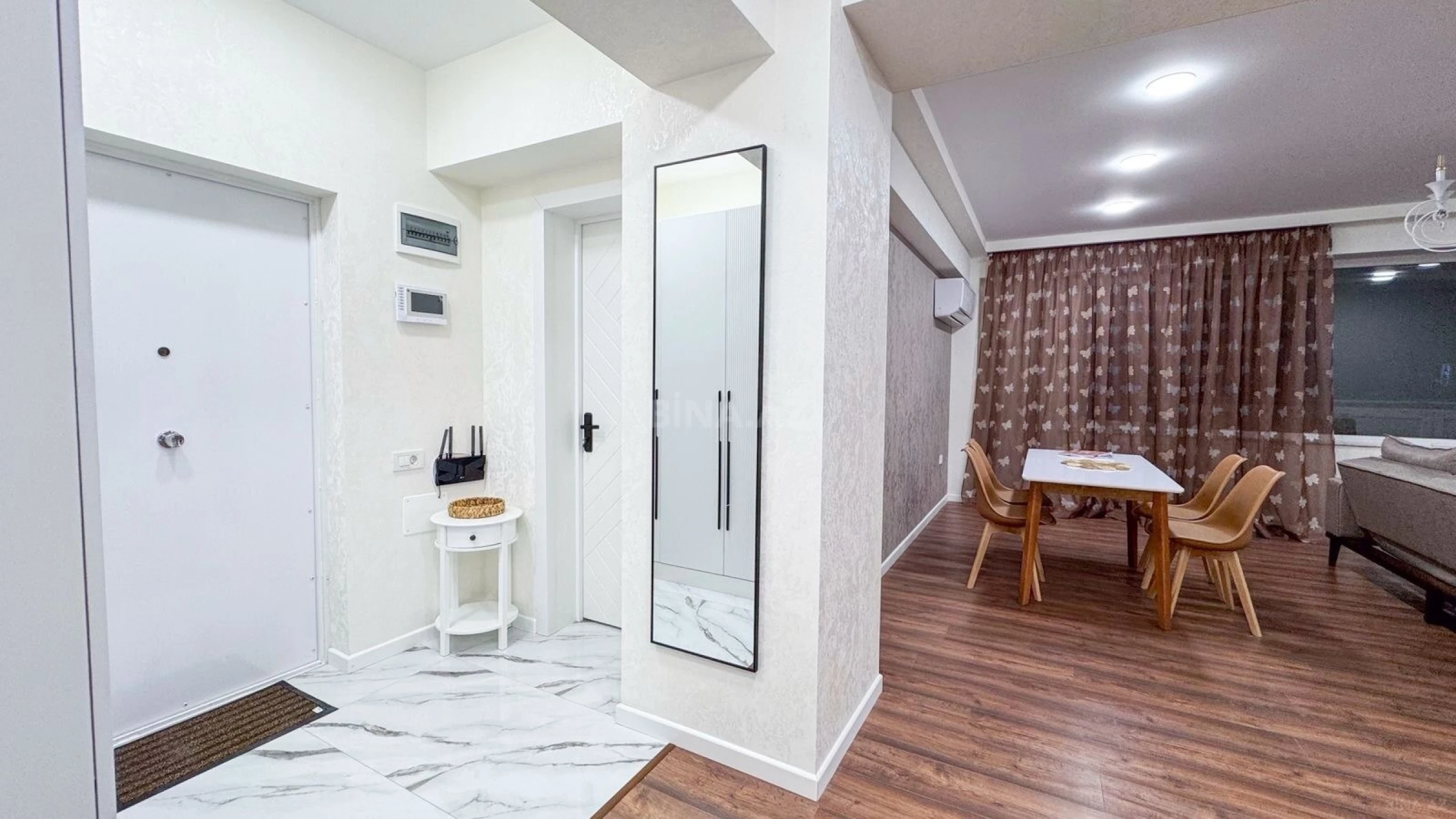 Kirayə verilir 3 otaqlı mənzil 150 m²