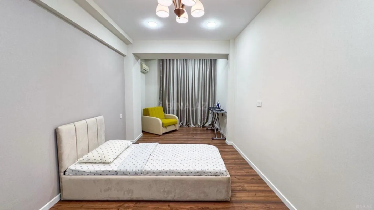 Kirayə verilir 3 otaqlı mənzil 150 m²